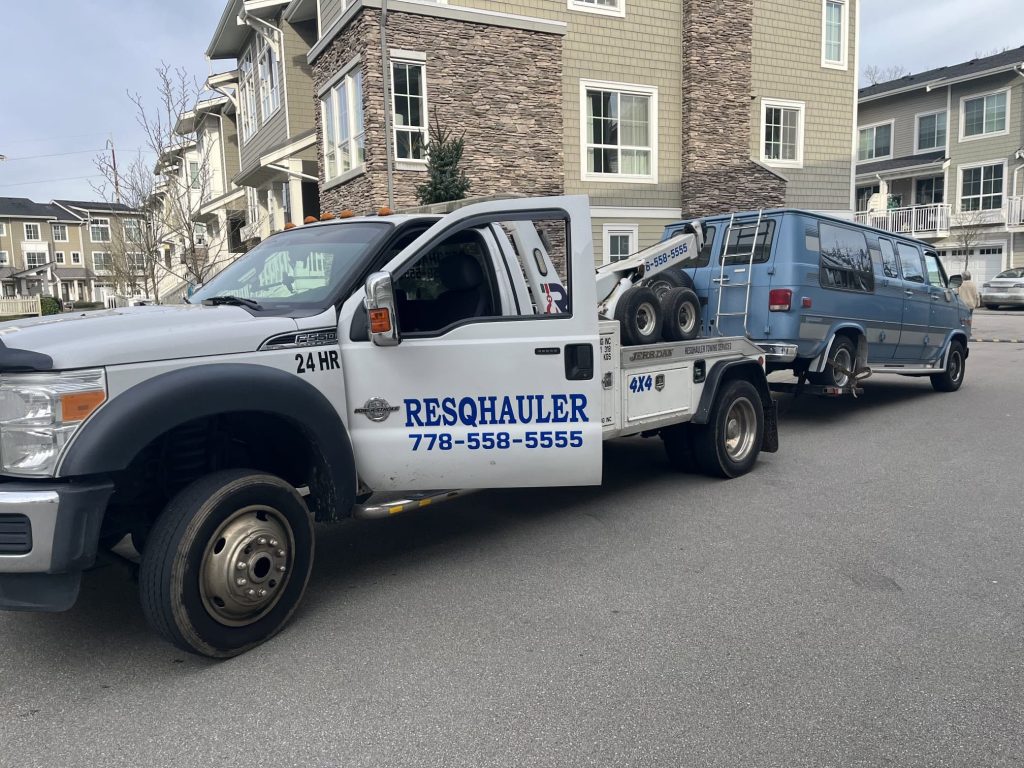 Resqhauler tow truck providing towing service in Maple Ridge BC